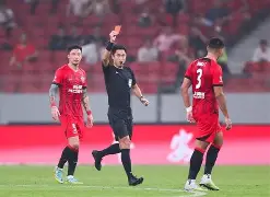 今年会入口 -包含今夜德甲焦点战；摩纳哥伤情更新；态度坚定；球探报告显示潜力的词条